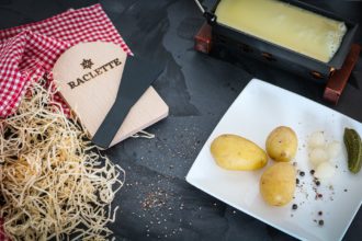 raclette et ses accompagnement